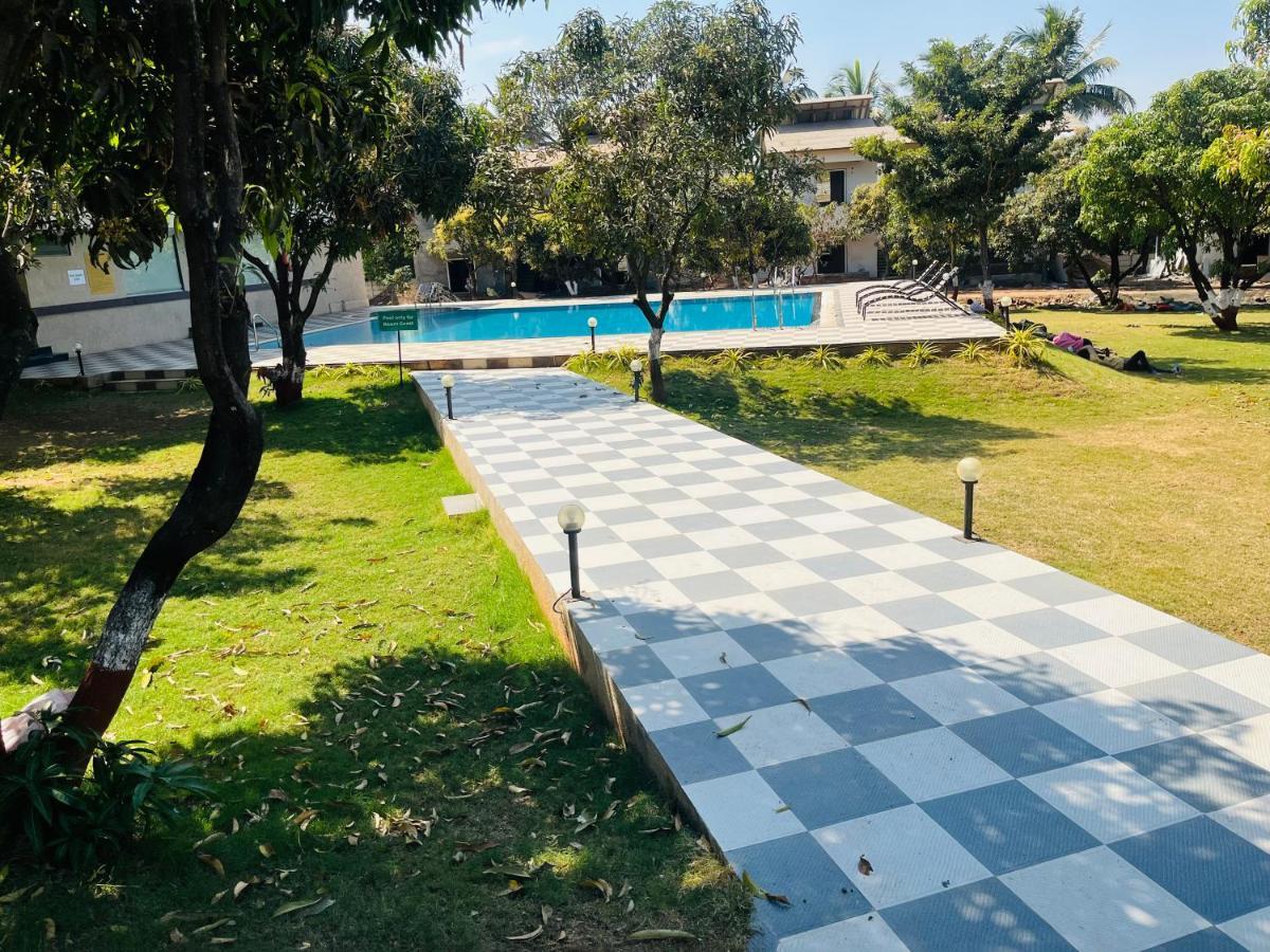 Amanta Resort Nashik Exterior photo